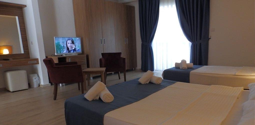 Club Blue White Otel 3*