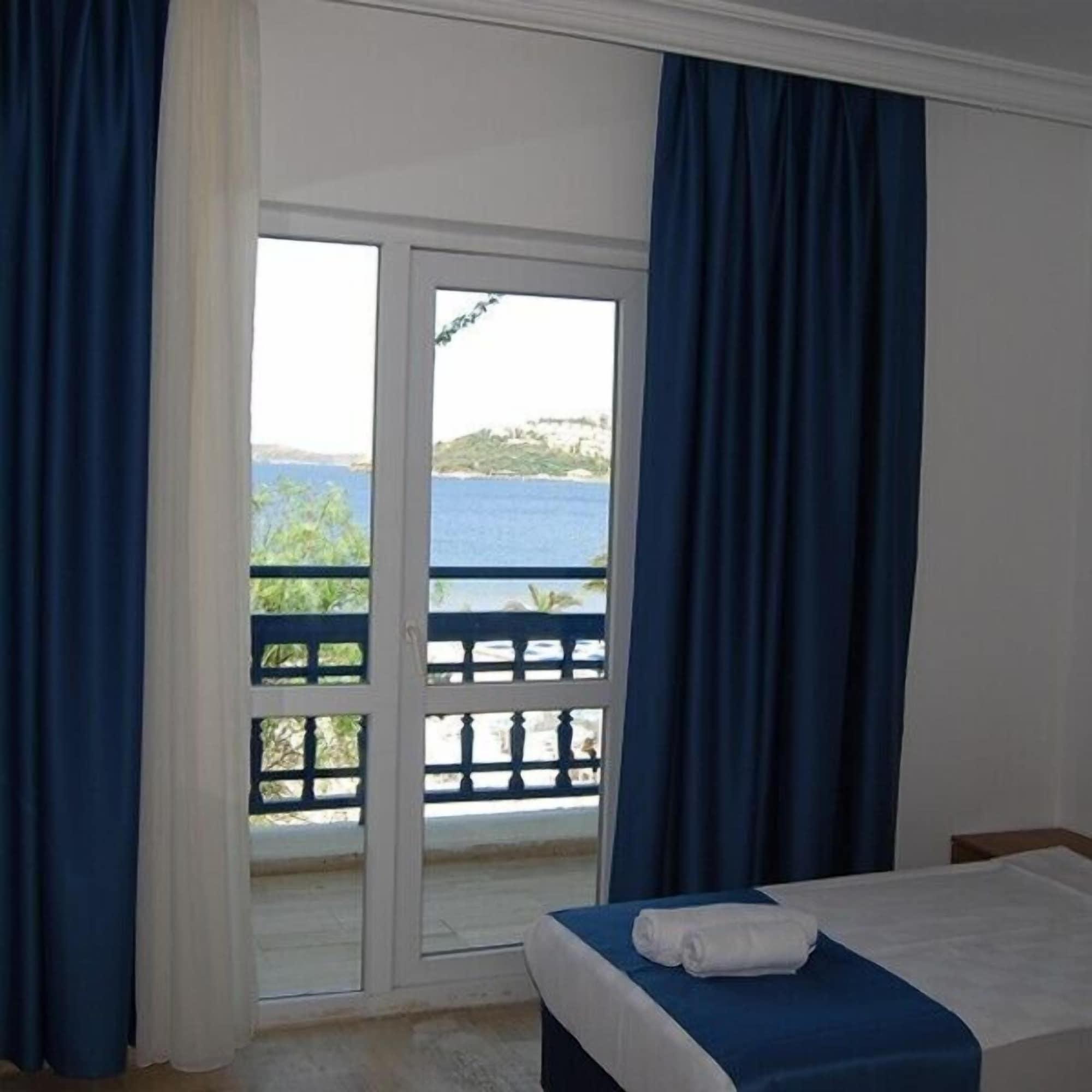 Club Blue White 3* Bodrum