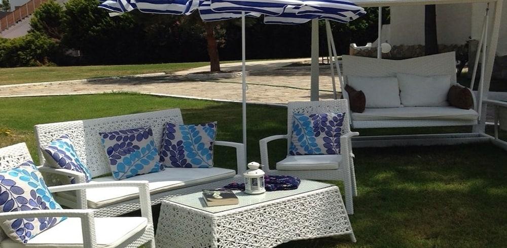 Club Blue White Otel