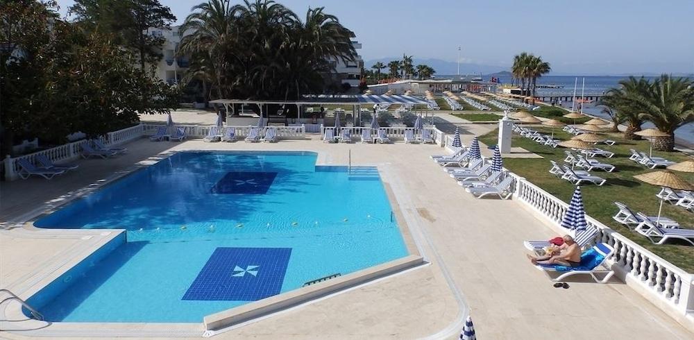 Otel Club Blue White 3*