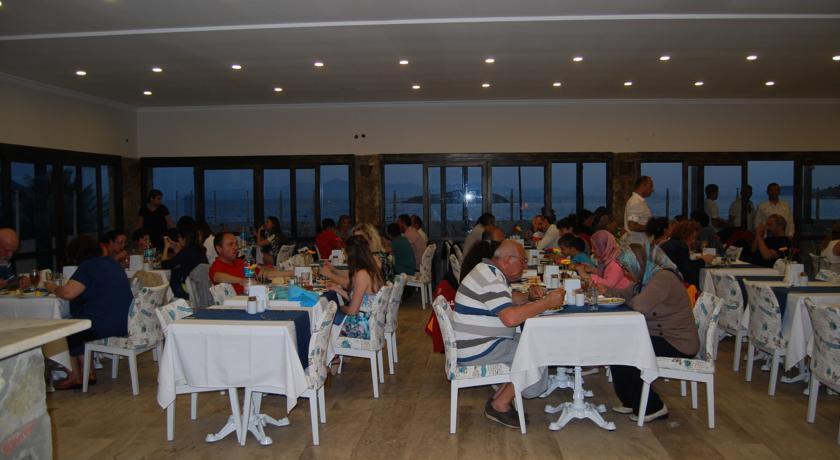 Club Blue White Otel 3*