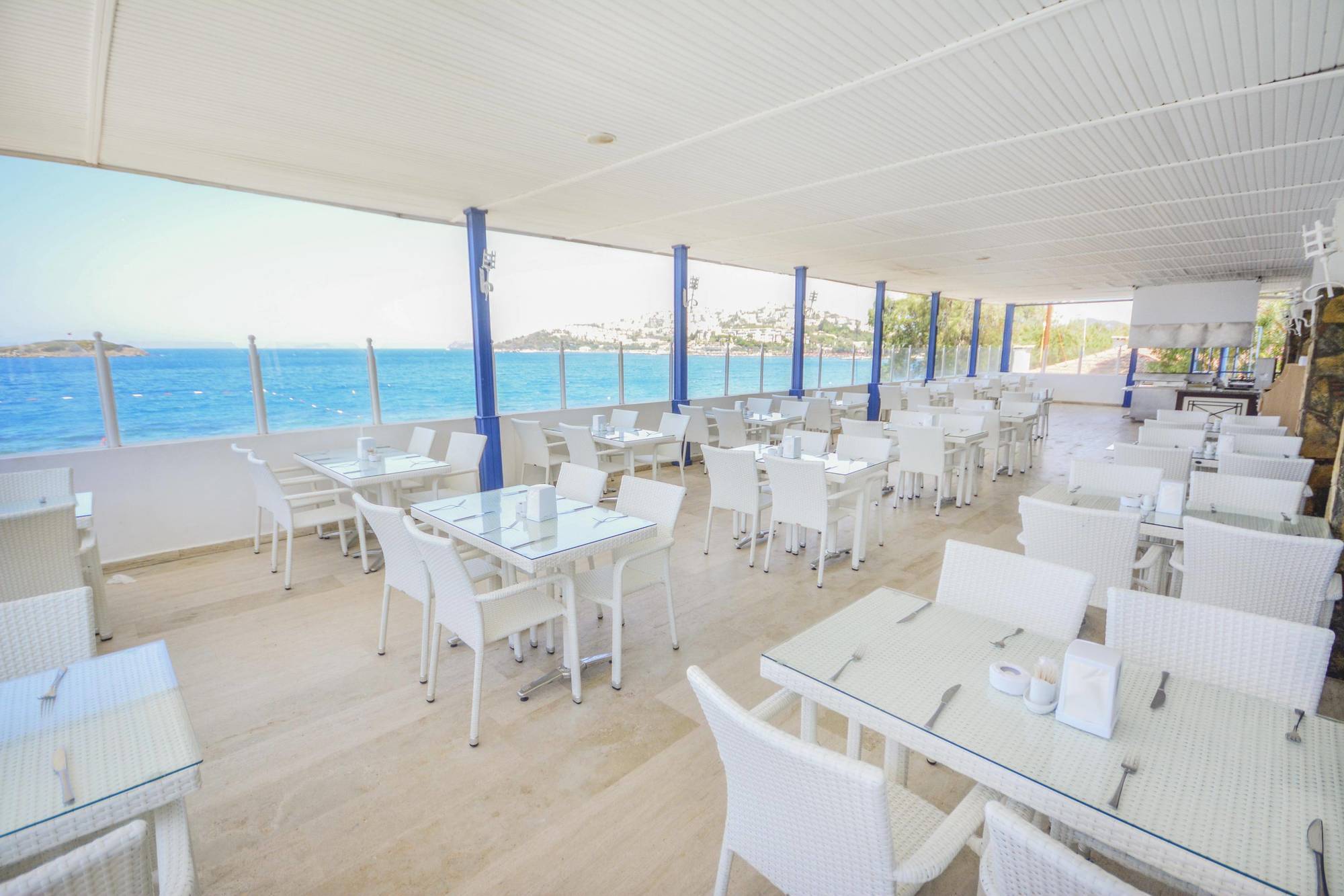 Otel Club Blue White 3*