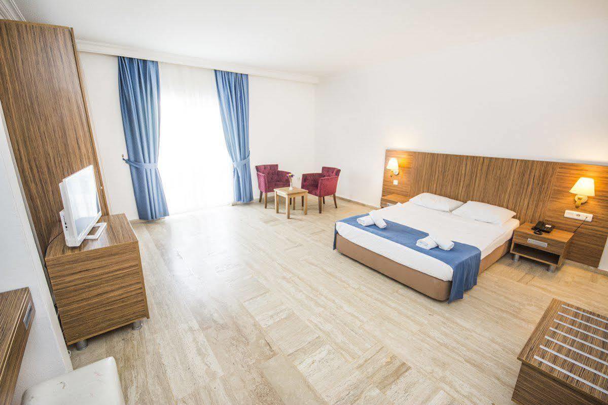 Otel Club Blue White 3*